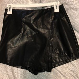 boutique envelope shorts